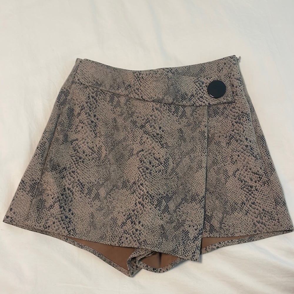 Zara basics snake print skort